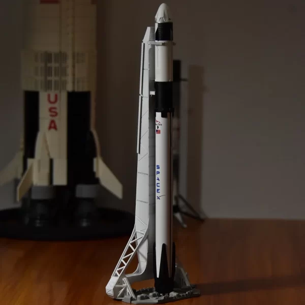 SpaceX Falcon 9 Rocket Manned Dragon Space Ship Model - Detailed Replica for Space Enthusiasts